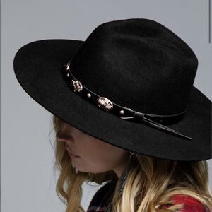 Western Wool Panama Hat with Gold Concho Metal Belt in BLACK
